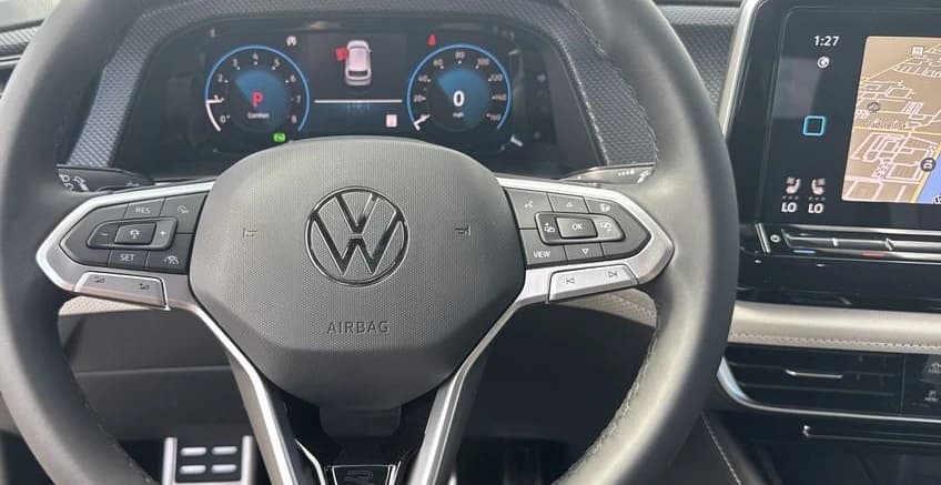 Volkswagen Atlas Cross Sport 2.0T SEL Premium R-Line 4MOTION 2026 — side view