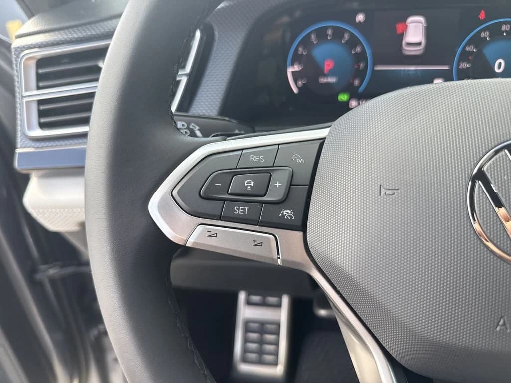 Volkswagen Atlas Cross Sport 2.0T SEL Premium R-Line 4MOTION 2026 — side view