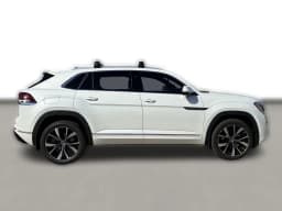 Volkswagen Atlas Cross Sport 2.0T SEL Premium R-Line 4MOTION 2026 — side view