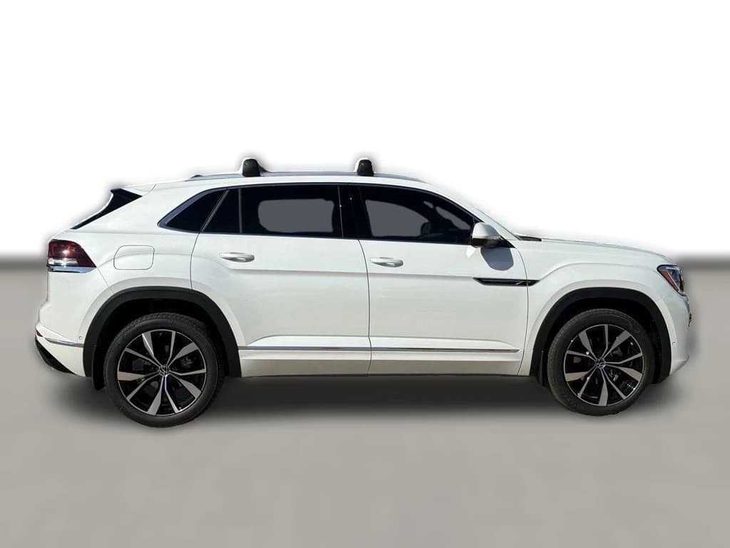 Volkswagen Atlas Cross Sport 2.0T SEL Premium R-Line 4MOTION 2026 — side view