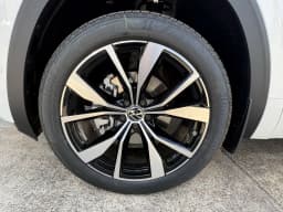 Volkswagen Atlas Cross Sport 2.0T SEL Premium R-Line 4MOTION 2026 — side view