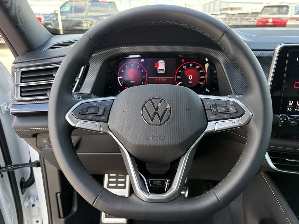 Volkswagen Atlas Cross Sport 2.0T SEL Premium R-Line 4MOTION 2026 — side view
