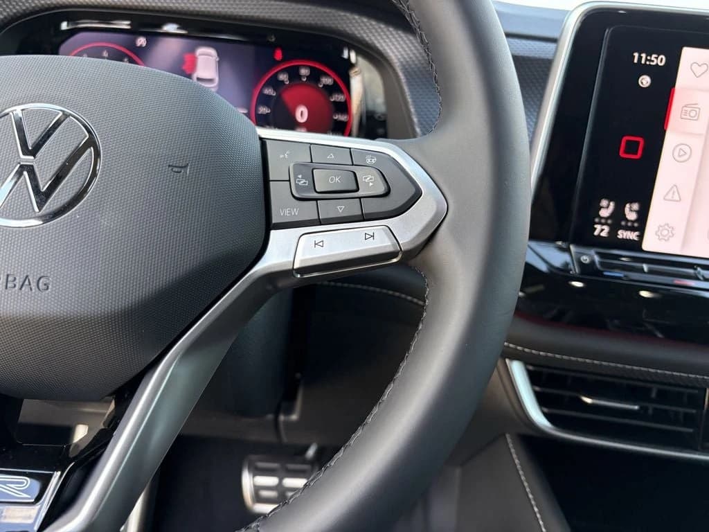 Volkswagen Atlas Cross Sport 2.0T SEL Premium R-Line 4MOTION 2026 — side view