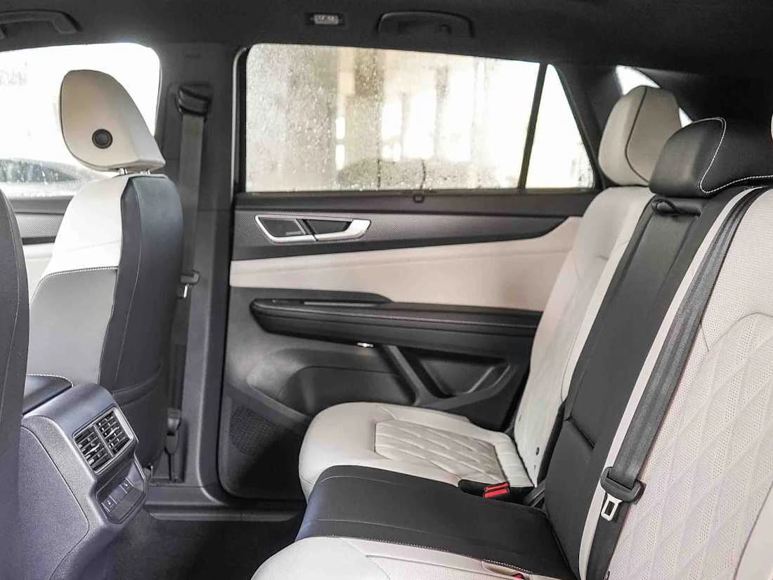 Volkswagen Atlas Cross Sport 2.0T SEL Premium R-Line 4MOTION 2026 — side view