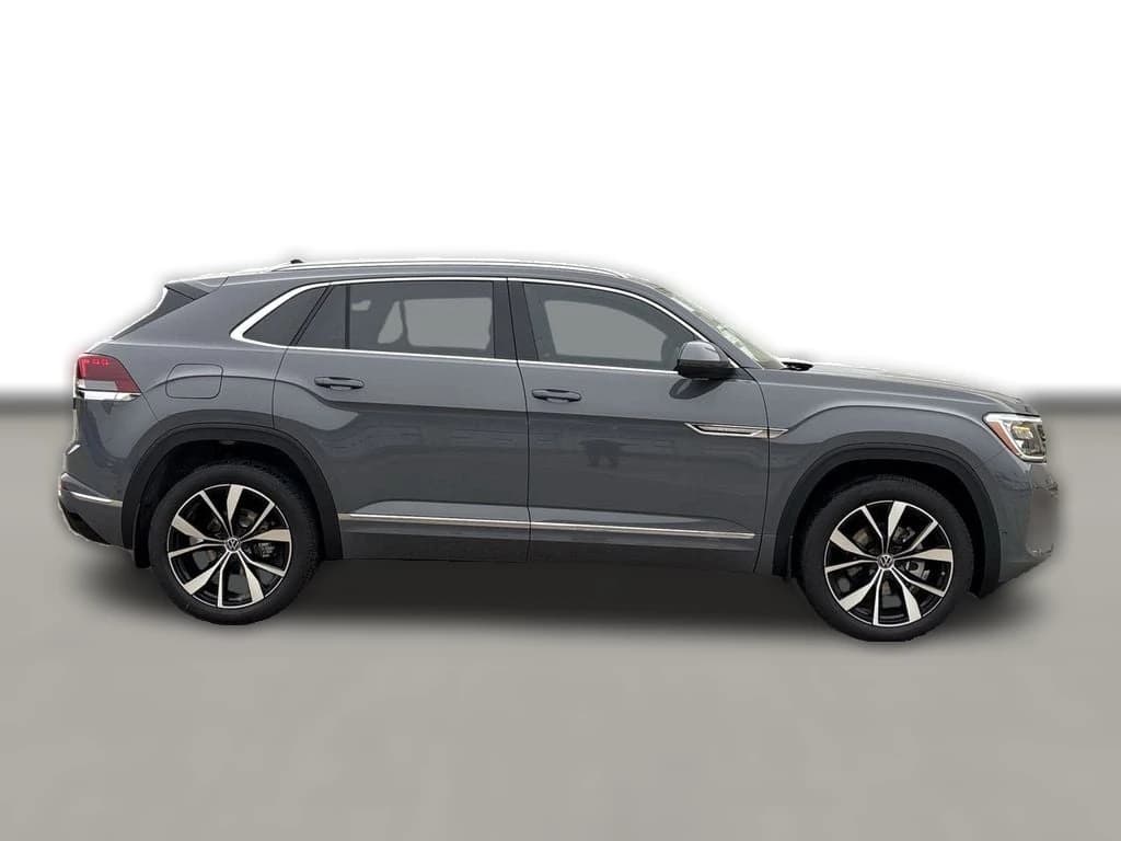 Volkswagen Atlas Cross Sport 2.0T SEL Premium R-Line 4MOTION 2026 — side view