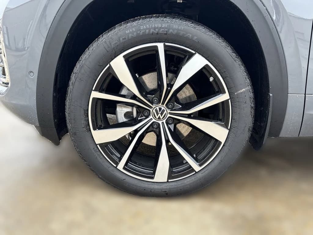 Volkswagen Atlas Cross Sport 2.0T SEL Premium R-Line 4MOTION 2026 — side view