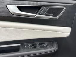 Volkswagen Atlas Cross Sport 2.0T SEL Premium R-Line 4MOTION 2026 — side view
