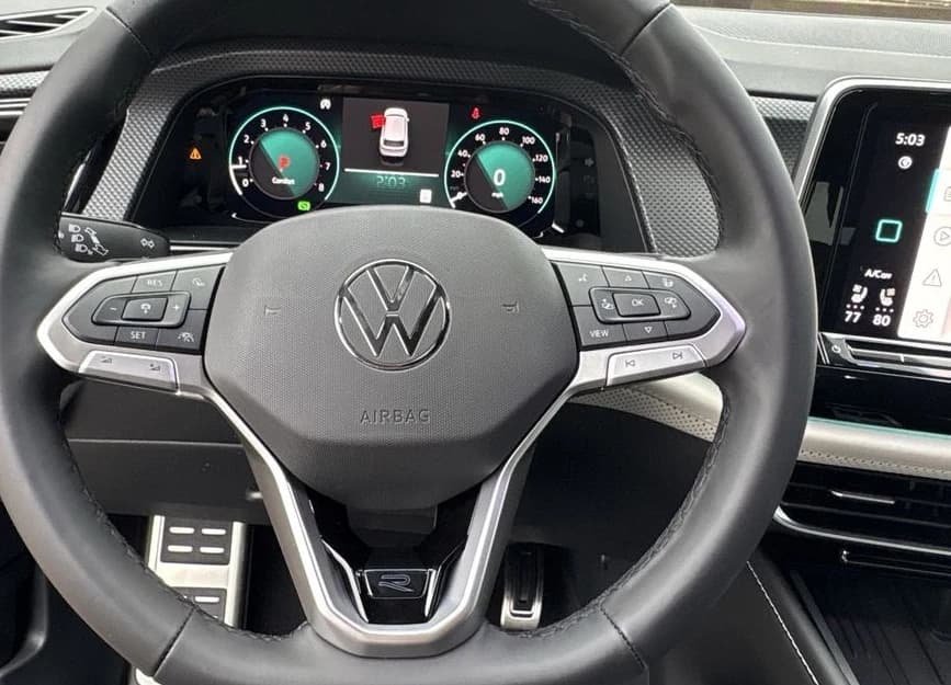 Volkswagen Atlas Cross Sport 2.0T SEL Premium R-Line 4MOTION 2026 — side view