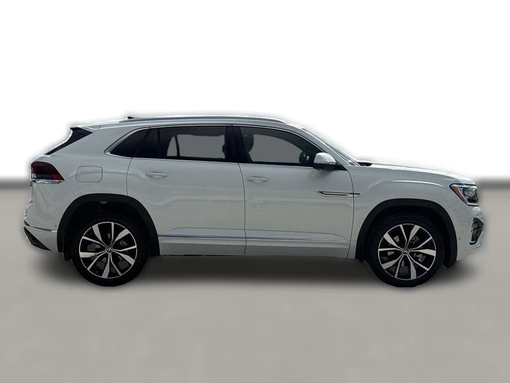 Volkswagen Atlas Cross Sport 2.0T SEL Premium R-Line 4MOTION 2026 — side view