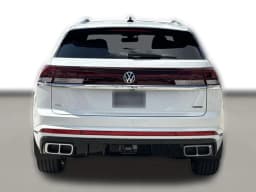 Volkswagen Atlas Cross Sport 2.0T SEL Premium R-Line 4MOTION 2026 — side view