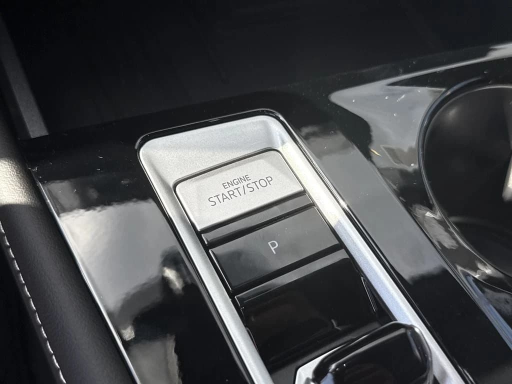 Volkswagen Atlas Cross Sport 2.0T SEL Premium R-Line 4MOTION 2026 — side view