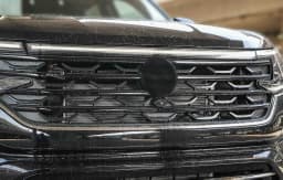 Volkswagen Atlas Cross Sport 2.0T SEL Premium R-Line 4MOTION 2026 — side view