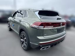 Volkswagen Atlas Cross Sport 2.0T SEL Premium R-Line 4MOTION 2026 — side view
