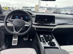 Volkswagen Atlas Cross Sport 2.0T SEL Premium R-Line 4MOTION 2026 — side view