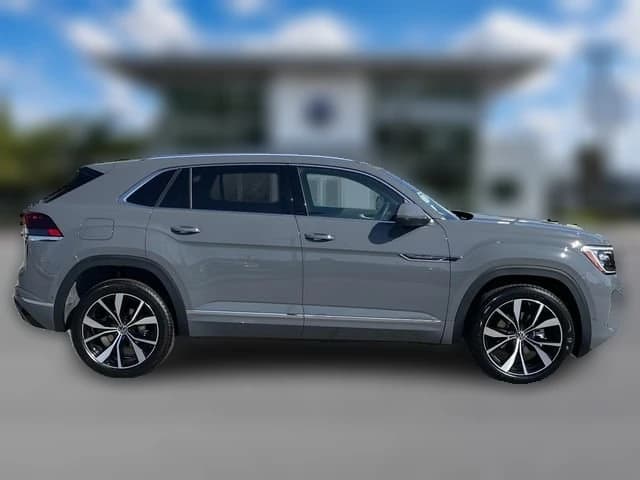 Volkswagen Atlas Cross Sport 2.0T SEL Premium R-Line 4MOTION 2026 — side view