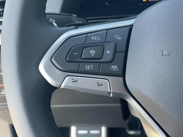 Volkswagen Atlas Cross Sport 2.0T SEL Premium R-Line 4MOTION 2026 — side view