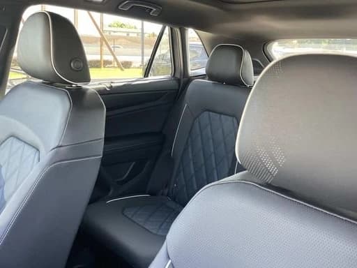 Volkswagen Atlas Cross Sport 2.0T SEL Premium R-Line 4MOTION 2026 — side view