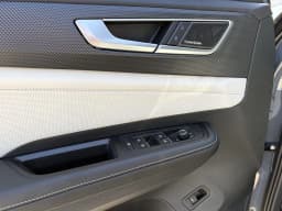 Volkswagen Atlas Cross Sport 2.0T SEL Premium R-Line 4MOTION 2026 — side view