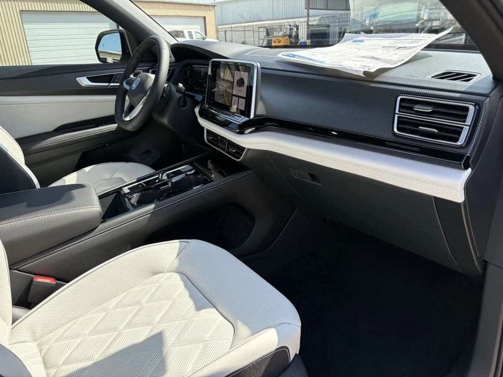 Volkswagen Atlas Cross Sport 2.0T SEL Premium R-Line 4MOTION 2026 — side view