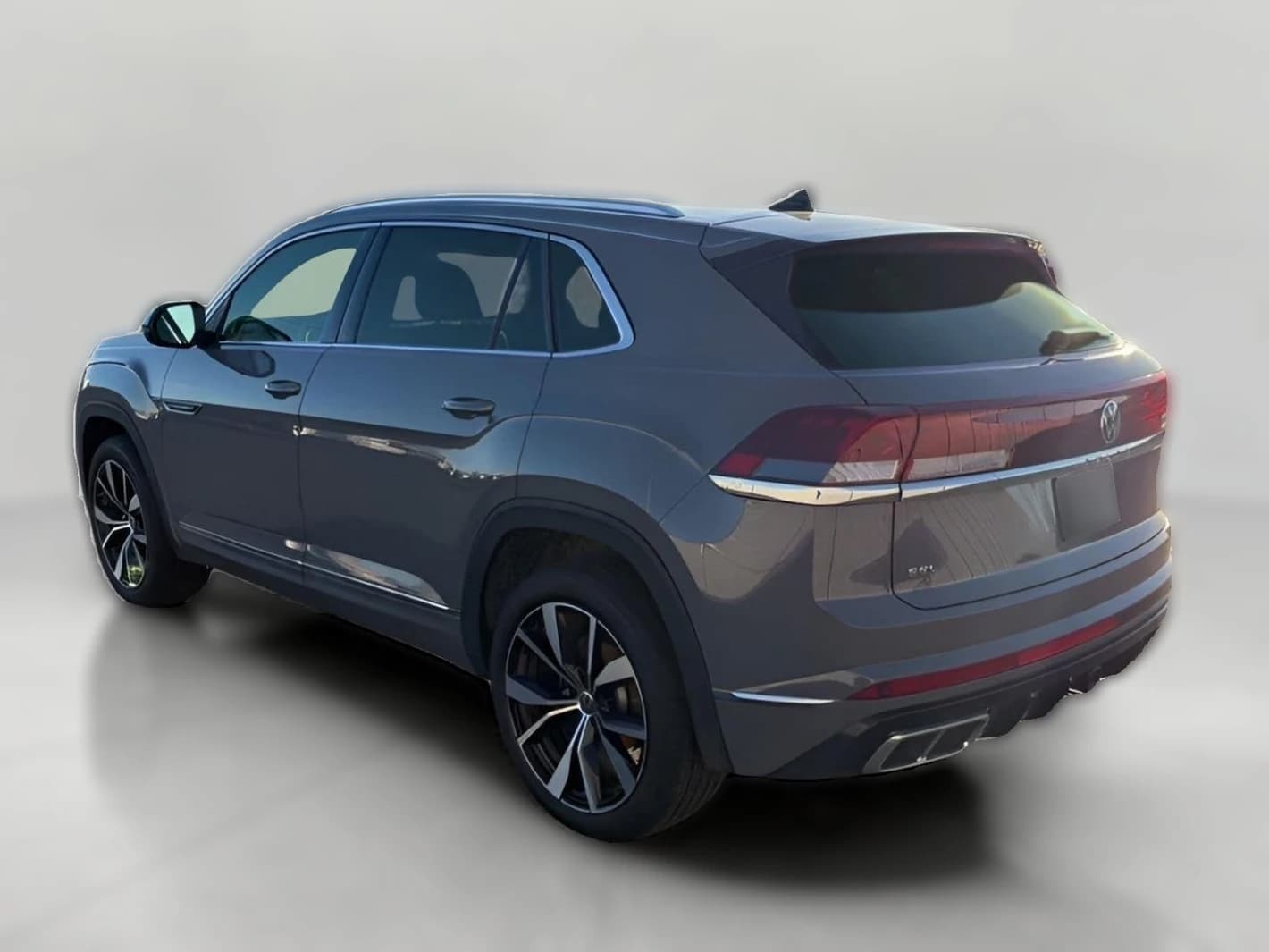 Volkswagen Atlas Cross Sport 2.0T SEL Premium R-Line 4MOTION 2026 — side view