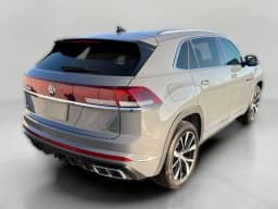 Volkswagen Atlas Cross Sport 2.0T SEL Premium R-Line 4MOTION 2026 — side view