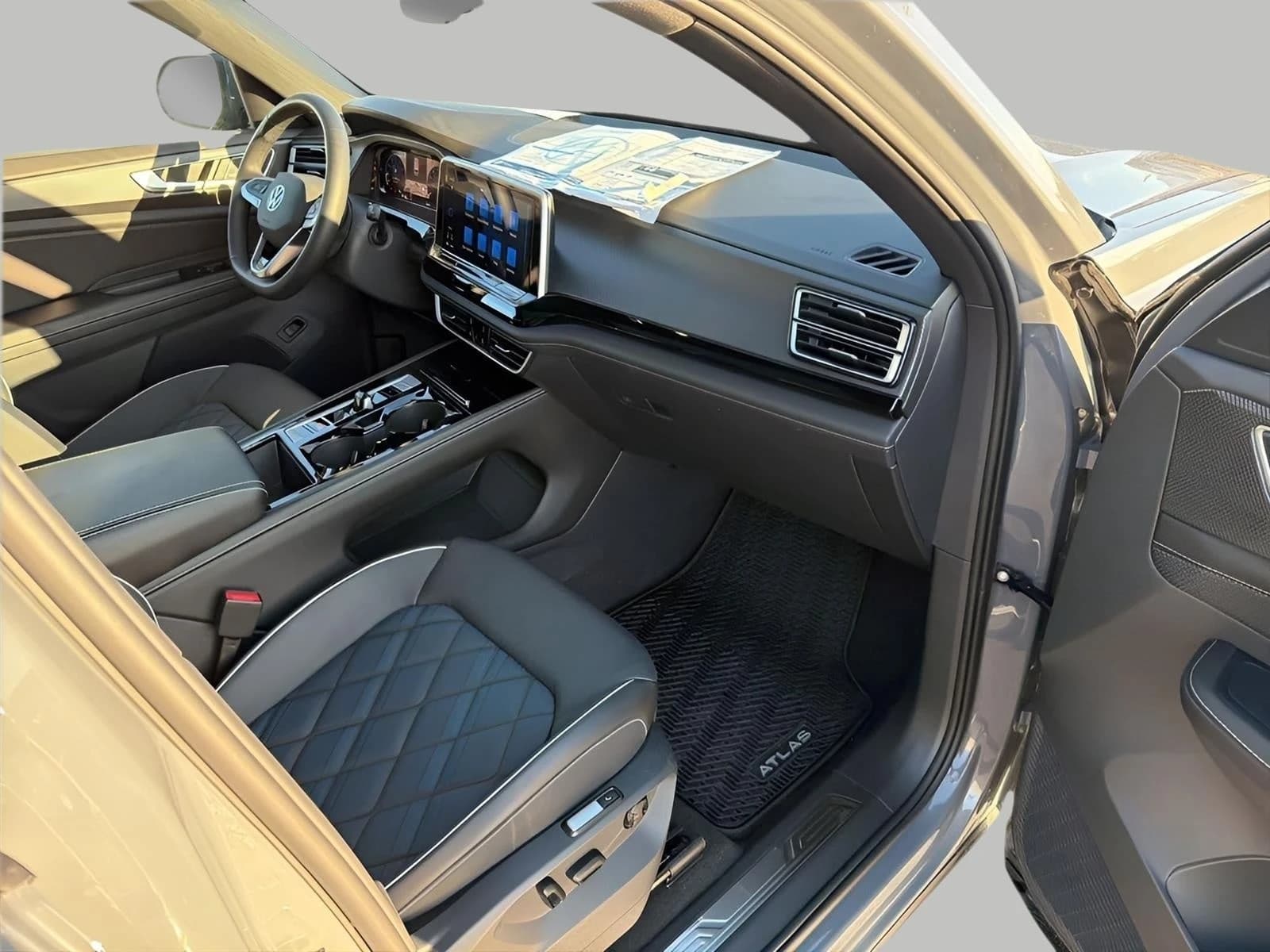 Volkswagen Atlas Cross Sport 2.0T SEL Premium R-Line 4MOTION 2026 — side view