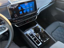 Volkswagen Atlas Cross Sport 2.0T SEL Premium R-Line 4MOTION 2026 — side view