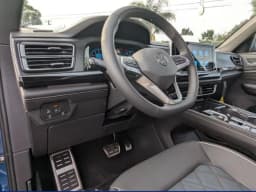 Volkswagen Atlas Cross Sport 2.0T SEL Premium R-Line 4MOTION 2025 — side view