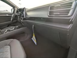 Volkswagen Atlas Cross Sport 2.0T SEL Premium R-Line 4MOTION 2025 — side view