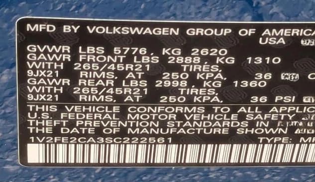 Volkswagen Atlas Cross Sport 2.0T SEL Premium R-Line 4MOTION 2025 — side view