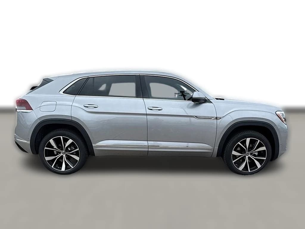Volkswagen Atlas Cross Sport 2.0T SEL Premium R-Line 4MOTION 2025 — side view