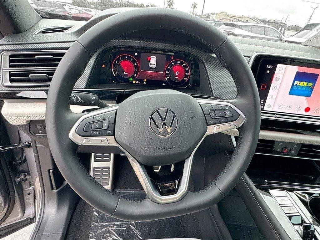 Volkswagen Atlas Cross Sport 2.0T SEL Premium R-Line 4MOTION 2025 — side view