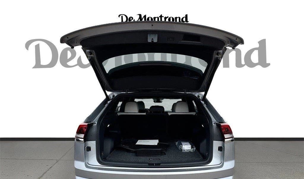 Volkswagen Atlas Cross Sport 2.0T SEL Premium R-Line 4MOTION 2025 — side view