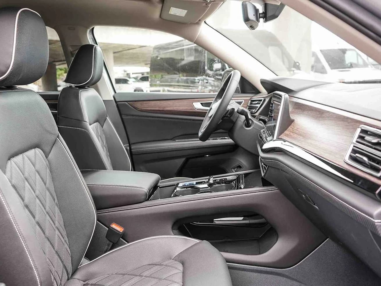 Volkswagen Atlas 2.0T SEL Premium R-Line 4MOTION 2026 — side view