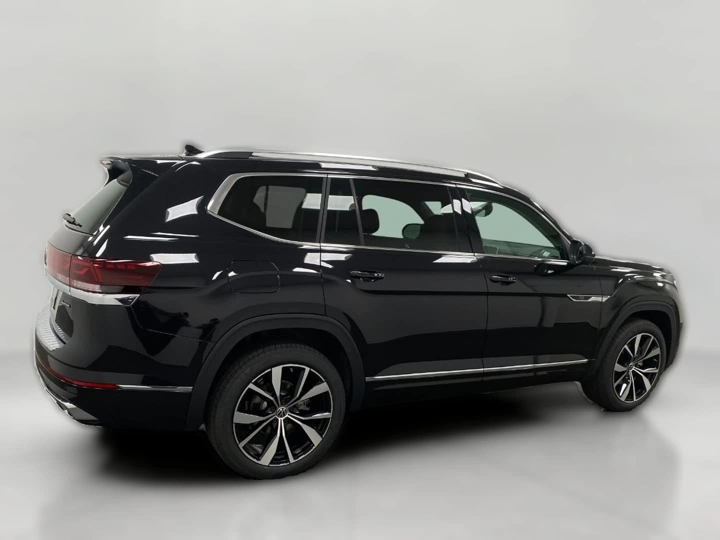 Volkswagen Atlas 2.0T SEL Premium R-Line 4MOTION 2026 — side view
