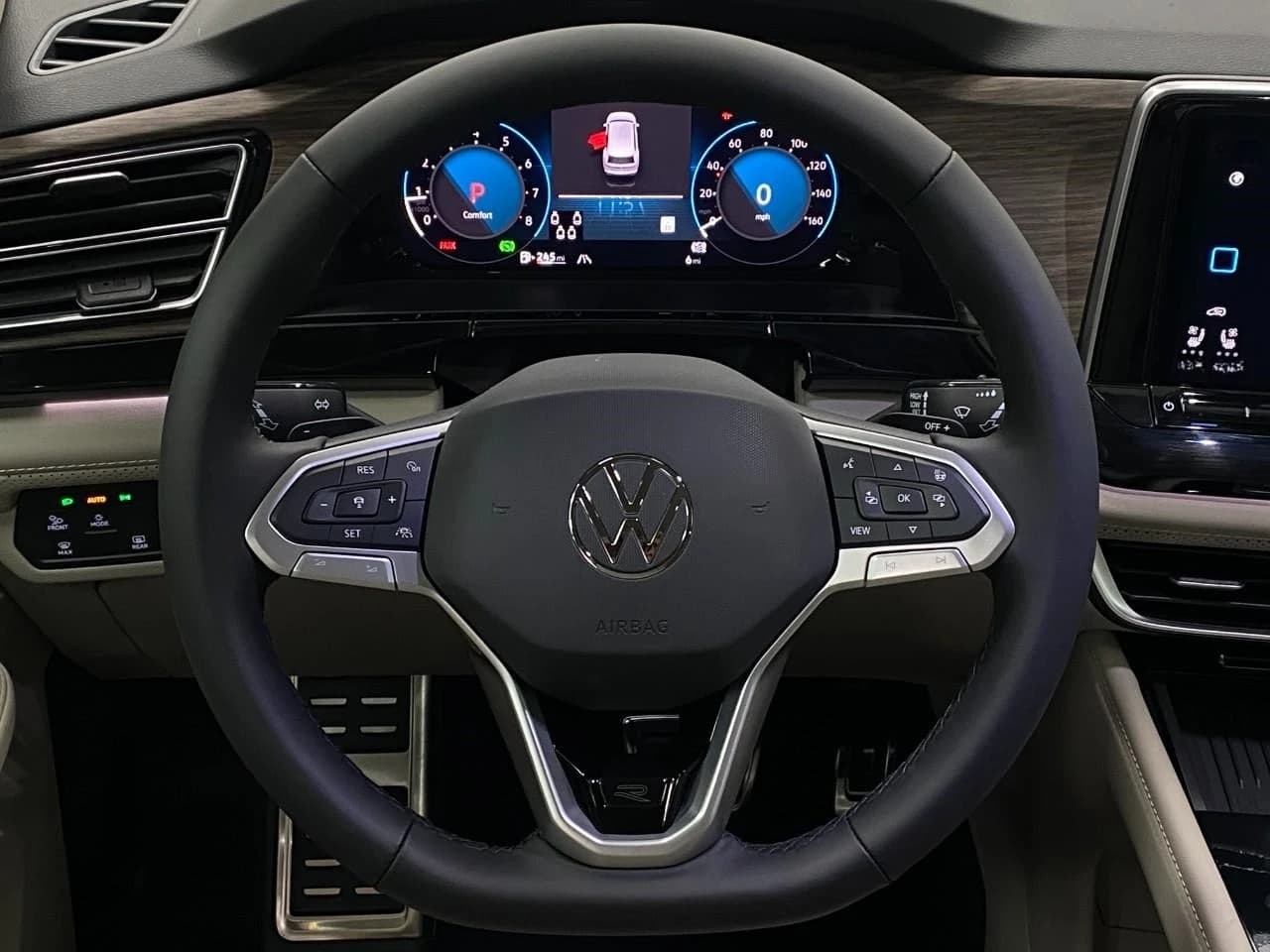 Volkswagen Atlas 2.0T SEL Premium R-Line 4MOTION 2026 — side view