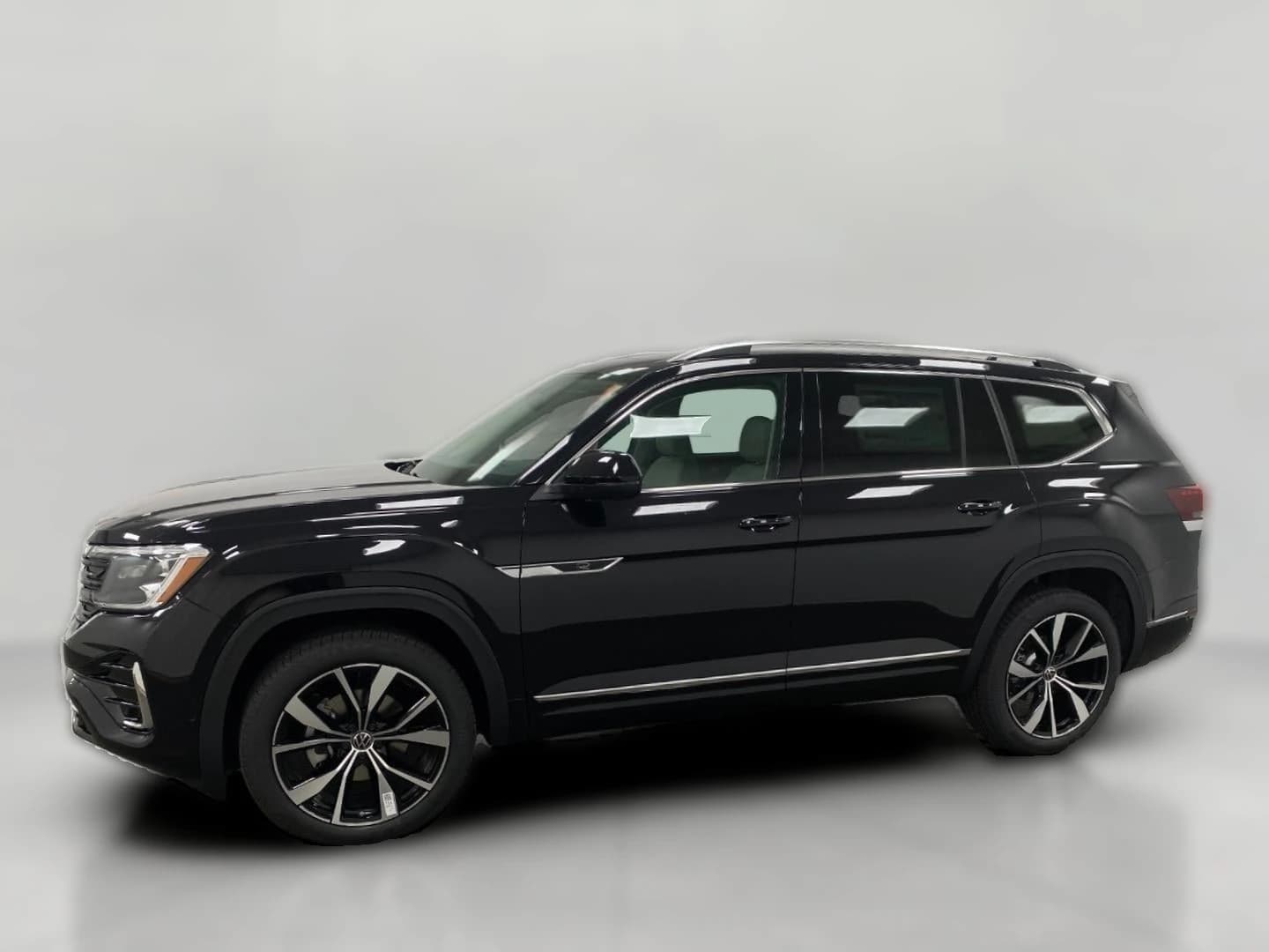 Volkswagen Atlas 2.0T SEL Premium R-Line 4MOTION 2026 — side view