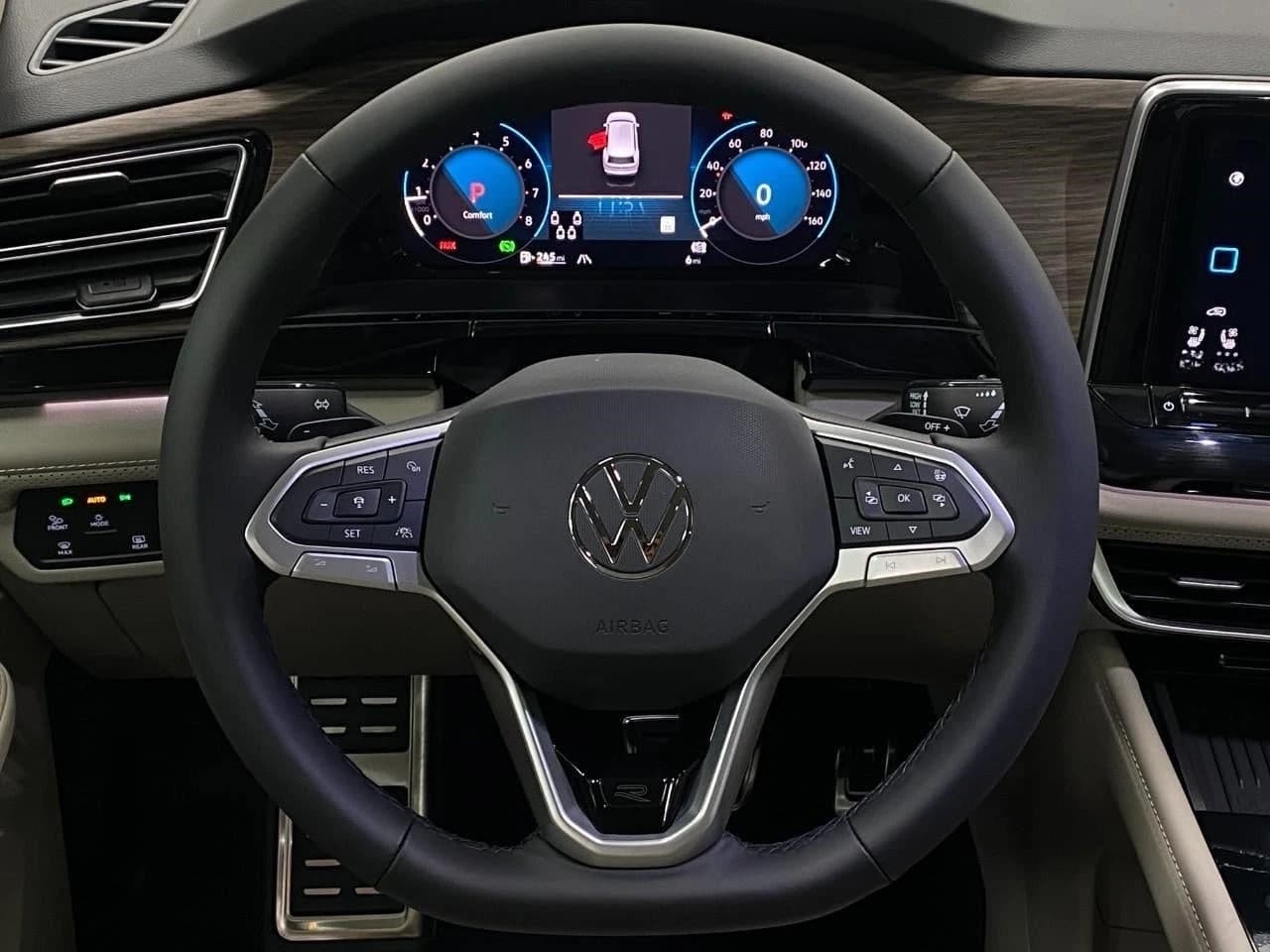 Volkswagen Atlas 2.0T SEL Premium R-Line 4MOTION 2026 — side view