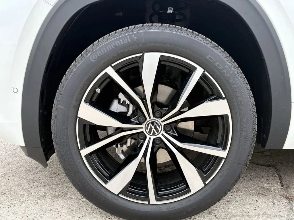 Volkswagen Atlas 2.0T SEL Premium R-Line 4MOTION 2026 — side view