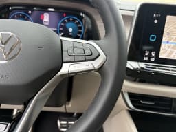 Volkswagen Atlas 2.0T SEL Premium R-Line 4MOTION 2026 — side view