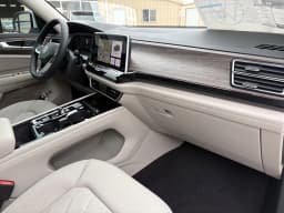 Volkswagen Atlas 2.0T SEL Premium R-Line 4MOTION 2026 — side view