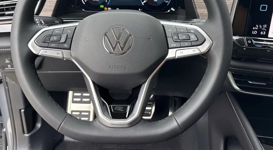 Volkswagen Atlas 2.0T SEL Premium R-Line 4MOTION 2026 — side view