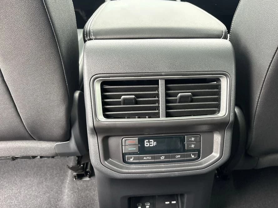 Volkswagen Atlas 2.0T SEL Premium R-Line 4MOTION 2026 — side view