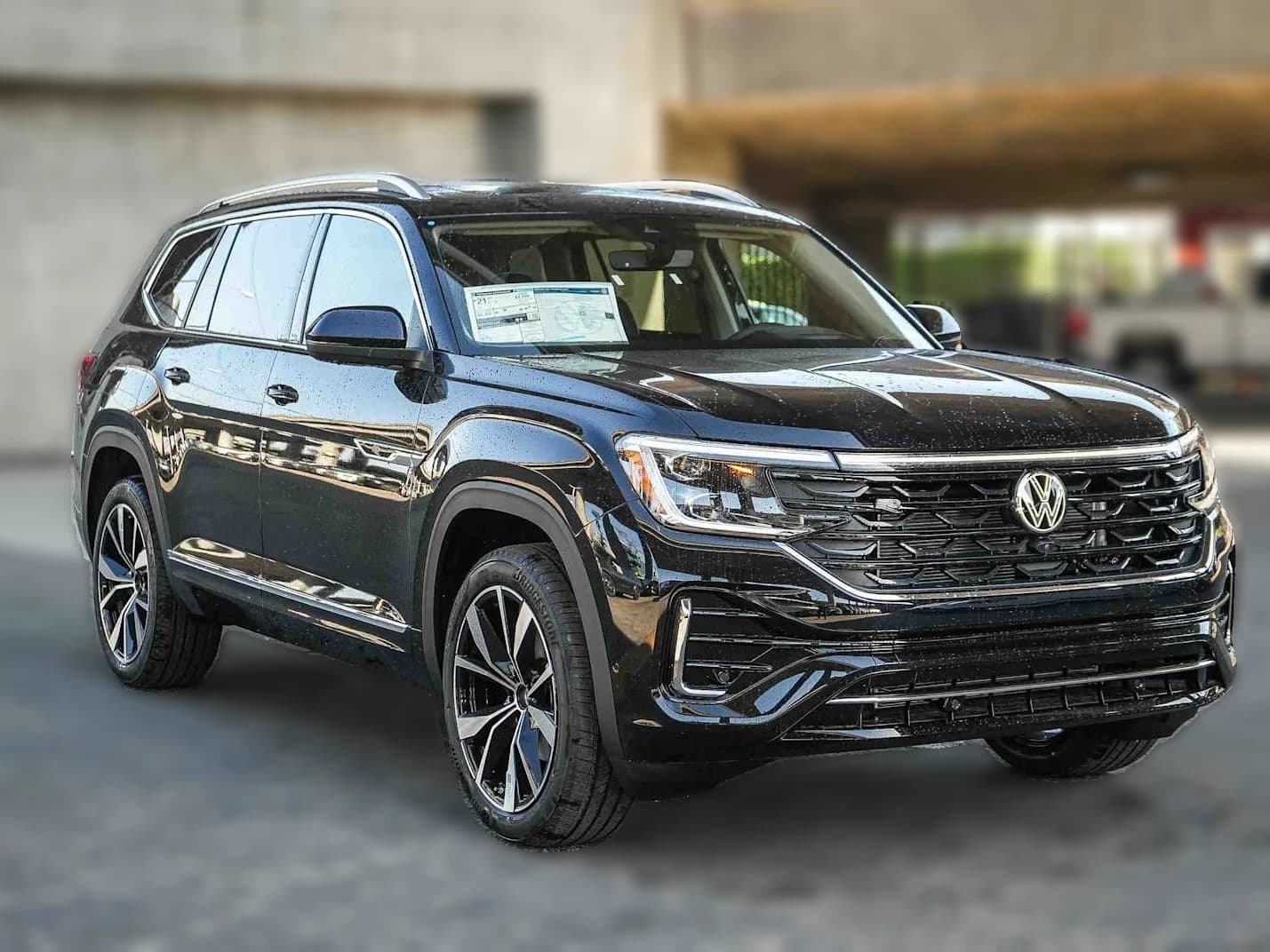 Volkswagen Atlas 2.0T SEL Premium R-Line 4MOTION 2026 — side view