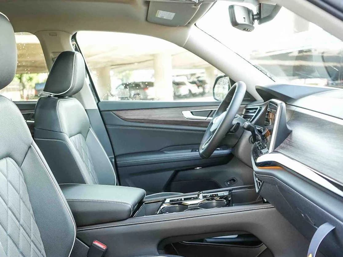 Volkswagen Atlas 2.0T SEL Premium R-Line 4MOTION 2026 — side view