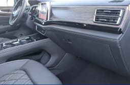 Volkswagen Atlas 2.0T SEL Premium R-Line 4MOTION 2026 — side view