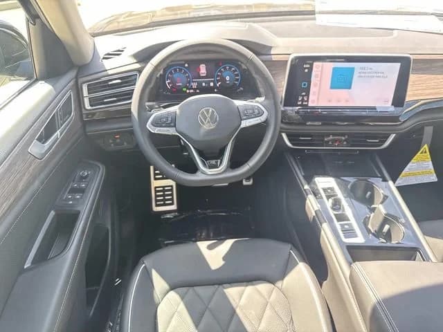 Volkswagen Atlas 2.0T SEL Premium R-Line 4MOTION 2026 — side view