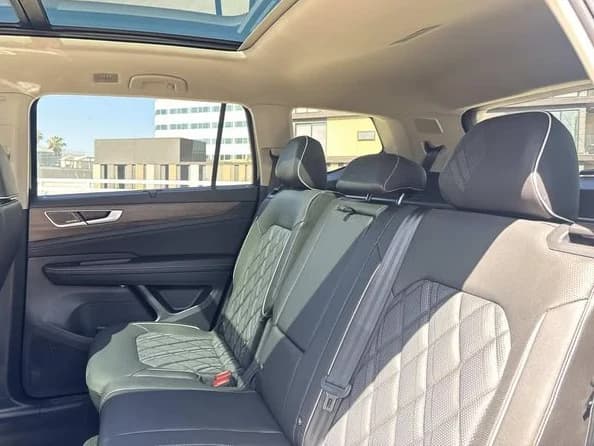 Volkswagen Atlas 2.0T SEL Premium R-Line 4MOTION 2026 — side view