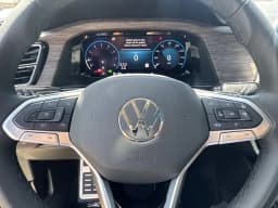 Volkswagen Atlas 2.0T SEL Premium R-Line 4MOTION 2026 — side view