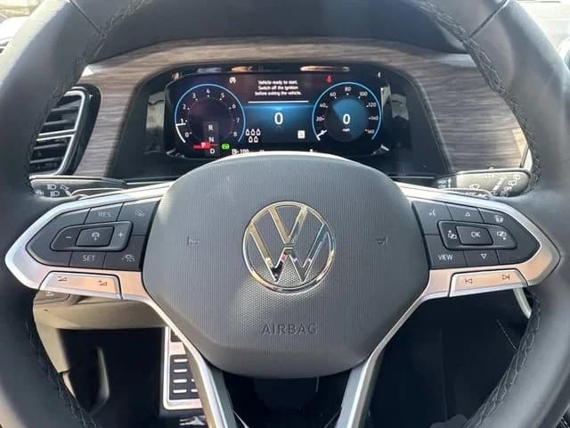 Volkswagen Atlas 2.0T SEL Premium R-Line 4MOTION 2026 — side view